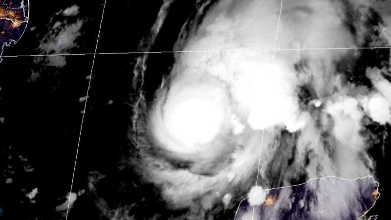 "Isaías" se acerca al sureste de EEUU; ordenan evacuaciones y suspensión de actividades 
