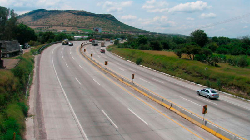 Por fallas en concreto, rehacen tramos de la Carretera 57 