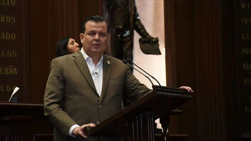 Exige Memo Valencia se reabra la investigación en el homicidio de César Chávez 