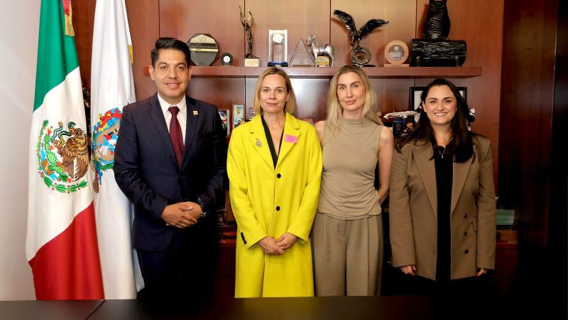 Senador de Morena se reúne con representantes de OnlyFans en el Senado 
