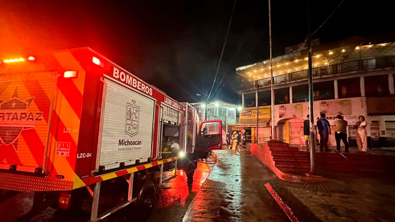 Se incendia negocio en LC, Michoacán 
