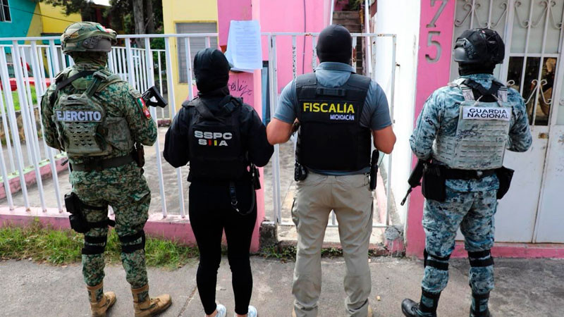 Tras cateos en Morelia, Michoacán detienen a seis personas, tres menores entre ellos 