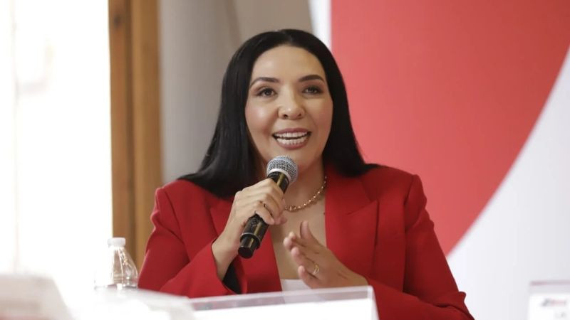 Adriana Campos y Memo Valencia ponen en marcha el Parlamento Juvenil Revolucionario 2026 