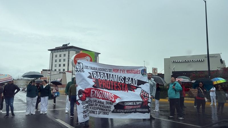 Bloqueos de trabajadores del IMSS colapsan vialidades en Querétaro 