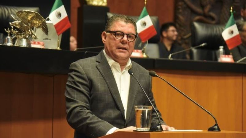 Virgilio Mendoza renuncia al PVEM en Colima y propone alianza contra Morena 