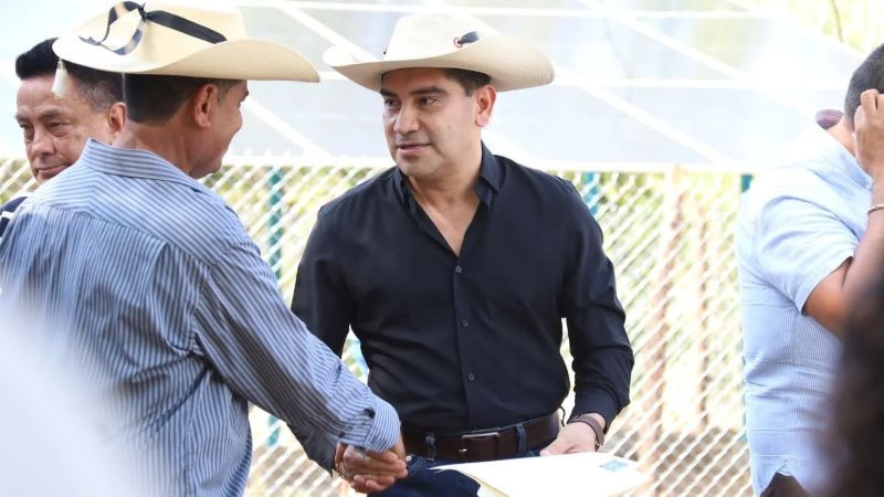Sistema de agua de Estimucha, localidad de Huetamo, ya cuenta con paneles solares 
