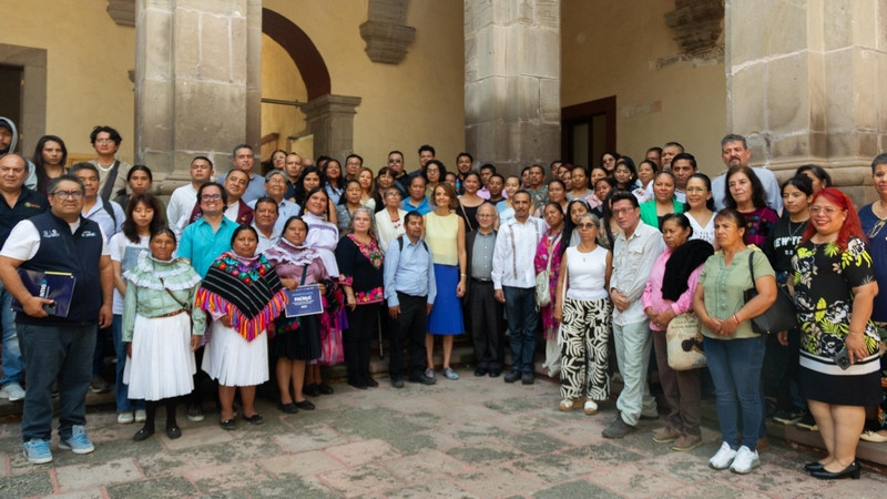 Entregan apoyos a programas culturales en Querétaro 
