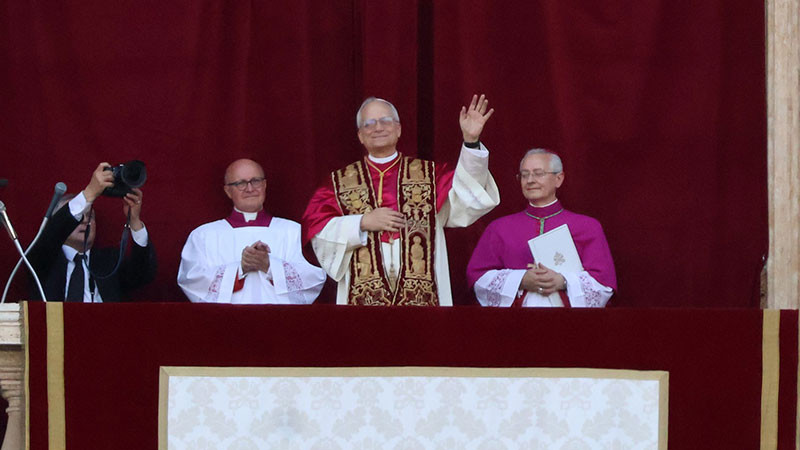 Hallan lesión pulmonar al Papa León XIV 