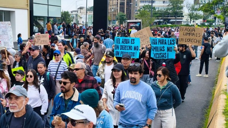Represión en Casa Jalisco: El doble discurso de Lemus frente a la falta de agua de Guadalajara, Jalisco 