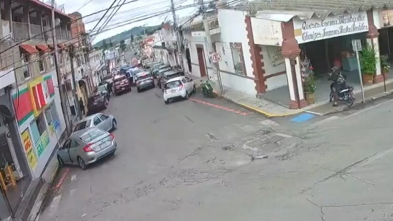 Enfrentamiento deja un policía lesionado en San Gregorio Atzompa, Puebla 