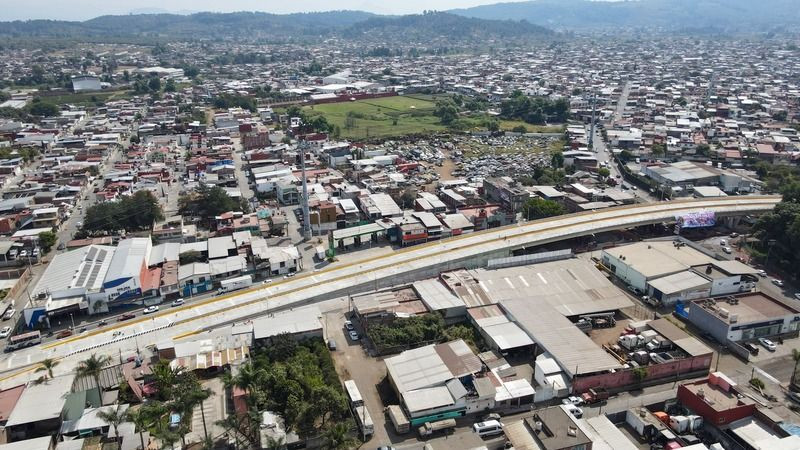 Vialidades de concreto hidráulico consolidan transformación de Uruapan: Rogelio Zarazúa 