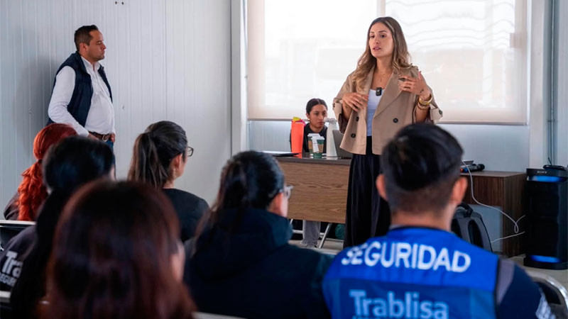 Capacitan sobre autismo al personal del Aeropuerto Internacional de Querétaro  