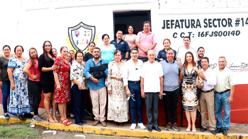 Destaca en Huetamo, el apoyo de Pablo Varona al sector educativo  