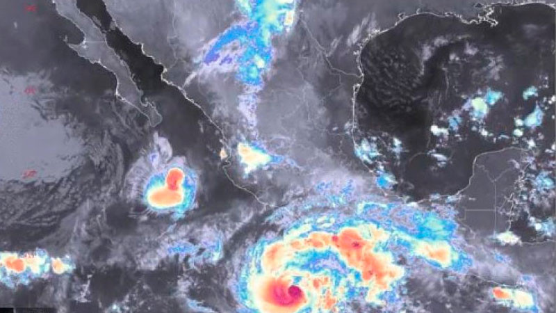'Trudy' evoluciona a huracán categoría 1; 'Simon' deja de afectar a México 