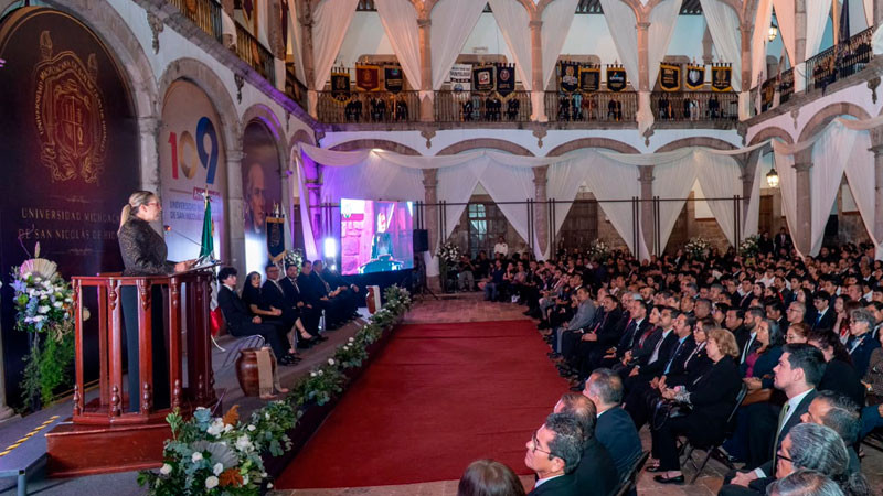 Conmemoran 109 años de grandeza de la UMSNH; Yarabí Ávila destaca profunda transformación de la Institución 