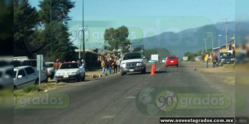 Michoacán: Habitantes de Capacuaro realizan secuestro masivo de vehículos comerciales - Foto 1 