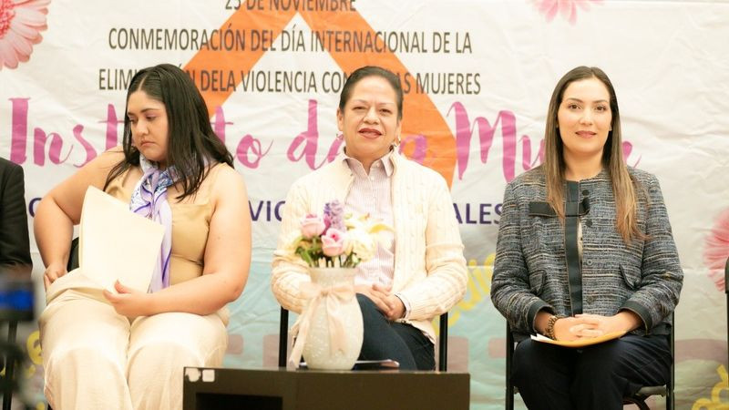 Conmemoran en Ciudad Hidalgo el 73 aniversario del voto de la mujer en México 
