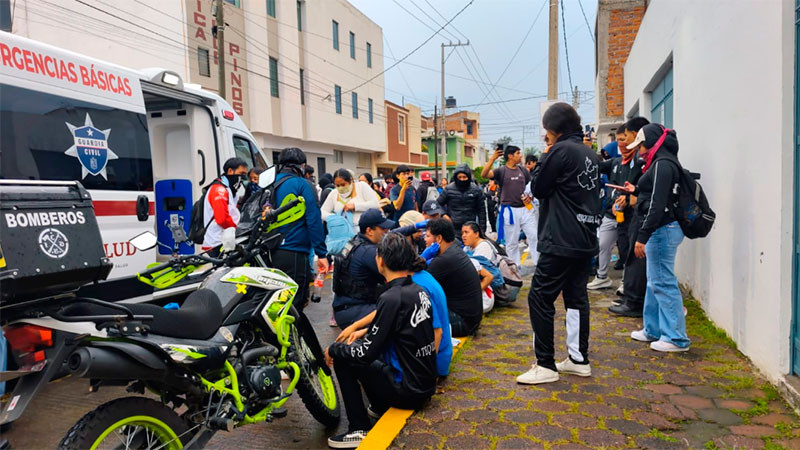 Reportan al menos 30 normalistas lesionados tras enfrentamiento con la Guardia Civil en Morelia 