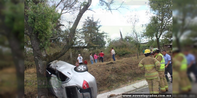 Familia se accidenta en Huiramba, Michoacán, hay cuatro heridos  - Foto 1 