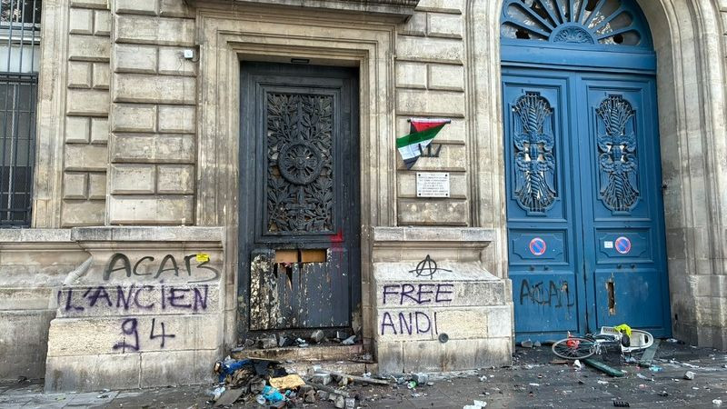 Francia establece toque de queda tras actos violentos del fin de semana 