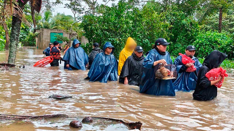 Refuerzan operativo de emergencia en el sur de Veracruz por lluvias intensas 