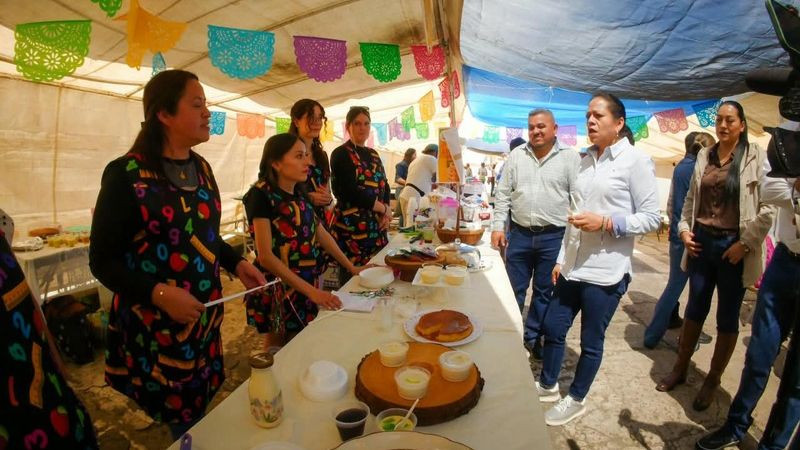 Inauguran la Feria del Mole 2026 y el Reto Ciclista en Agostitlán, Michoacán 