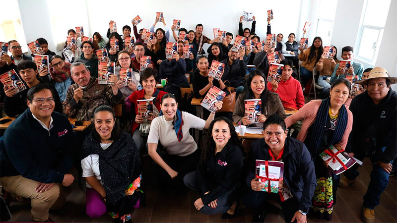 IEM comparte experiencias sobre consultas indígenas durante Feria del Libro en Urandén  