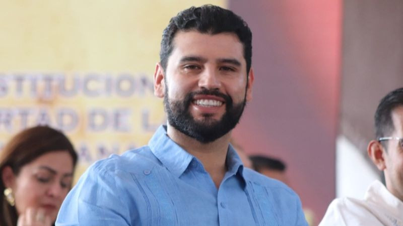 Reconoce Octavio Ocampo al Colegio de Abogadas de Michoacán,  galardonadas con la Presea “Constitución de 1814” 