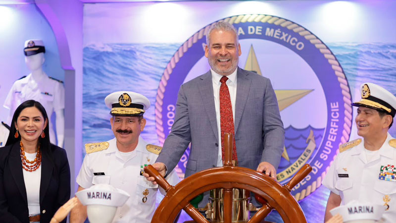 Reconoce Bedolla amplia participación de la Marina en el rescate del lago de Pátzcuaro 