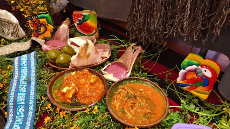 Cuanajo te espera para vivir la tradición de la Noche de Muertos con su caballito monumental 