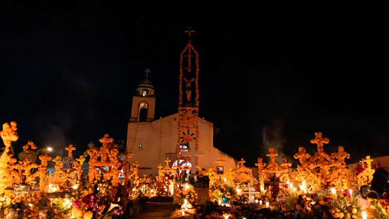 Desfiles, ferias y altares, prepárate para vivir la Noche de Muertos en Michoacán 