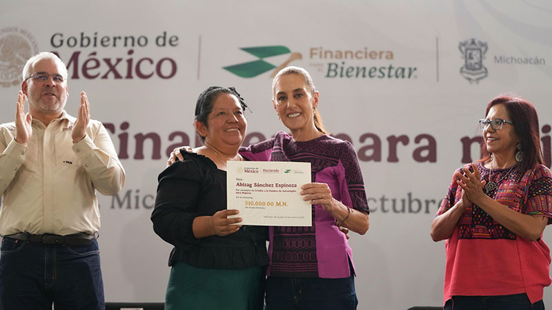 "Si las mujeres nos unimos, no hay nada que nos detenga", destaca Sheinbaum desde Apatzingán 
