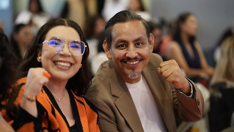 Víctor Manríquez reconoce el liderazgo de las mujeres en la 4ª edición del torneo nacional “La Voz de las Mujeres” realizado en Uruapan 