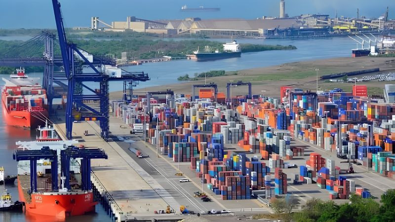 Puerto de Lázaro Cárdenas supera los 531 mil vehículos movilizados en 2026 
