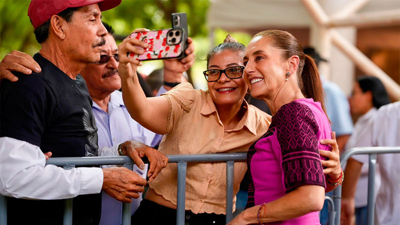 Sheinbaum entrega apoyos sociales y supervisa obras en Colima y Michoacán 
