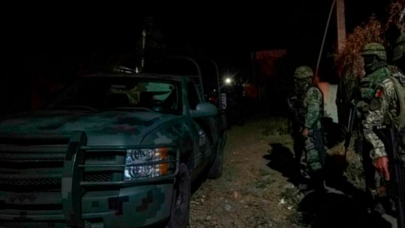 Enfrentamiento entre agentes de la ley y civiles armados, deja uno de estos últimos muerto 