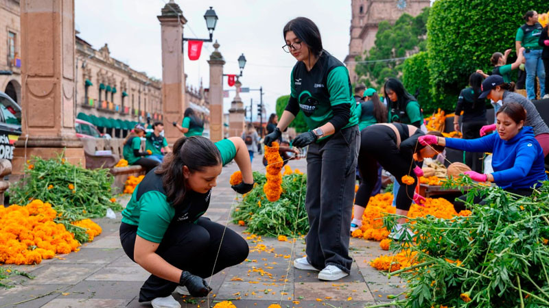 Gobierno de Morelia, escuelas y grupos sociales, dan vida a la tradición de Día de Muertos 