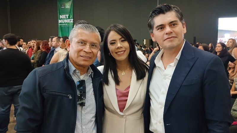 Toño Ixtláhuac presente en segundo informe legislativo de Ernesto Núñez 