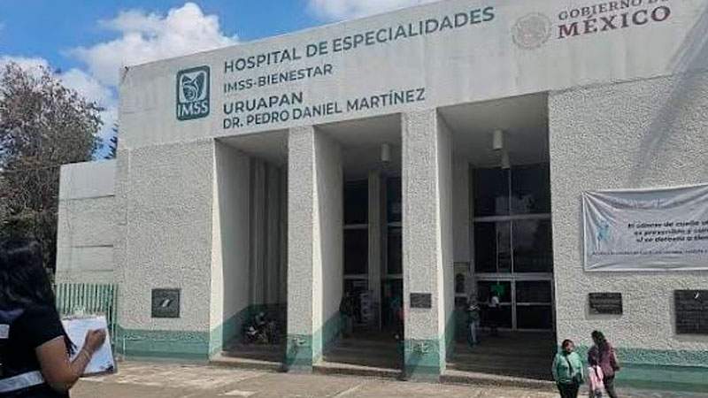  Urge localizar a familiares de mujer herida en percance sobre la autopista Siglo XXI; se encuentra en el Hospital Regional de Uruapan