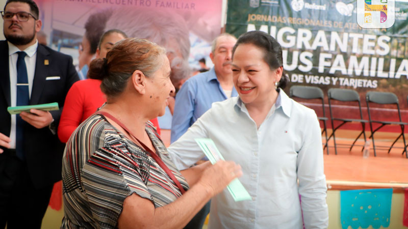Jeovana Alcántar acompaña entrega de visas en Ciudad Hidalgo 