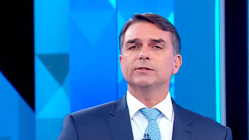 Flávio Bolsonaro desconoce triunfo de Lula y anuncia oposición desde Estados Unidos 