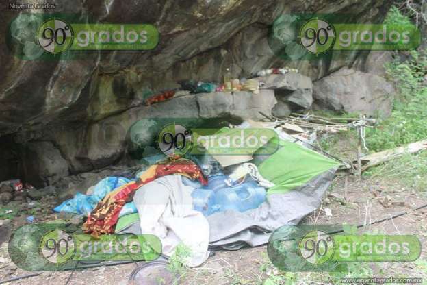  Hallan narcolaboratorio al interior de una cueva en Buenavista, Michoacán - Foto 13 