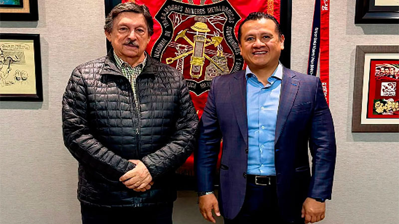 Carlos Torres Piña se reúne con Napoleón Gómez Urrutia para fortalecer el papel del sindicalismo en la transformación de Michoacán 