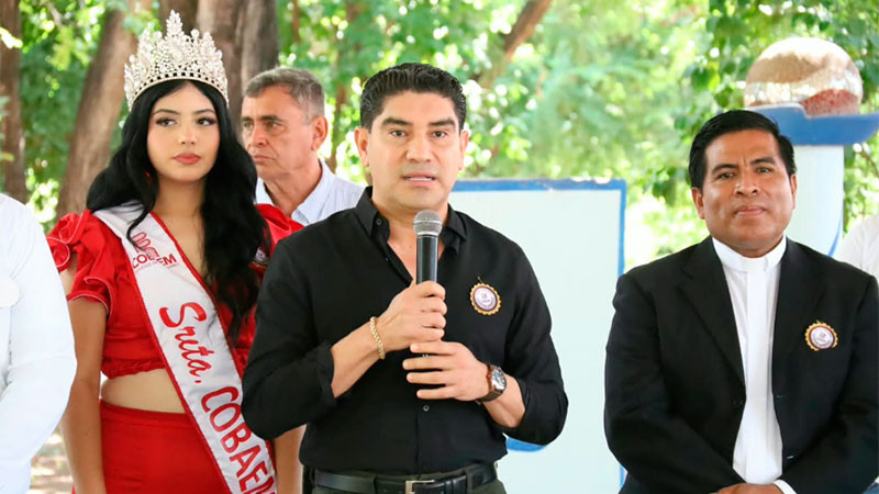 Colegio de Bachilleres Plantel Huetamo merece estar mas bonito: Pablo Varona  
