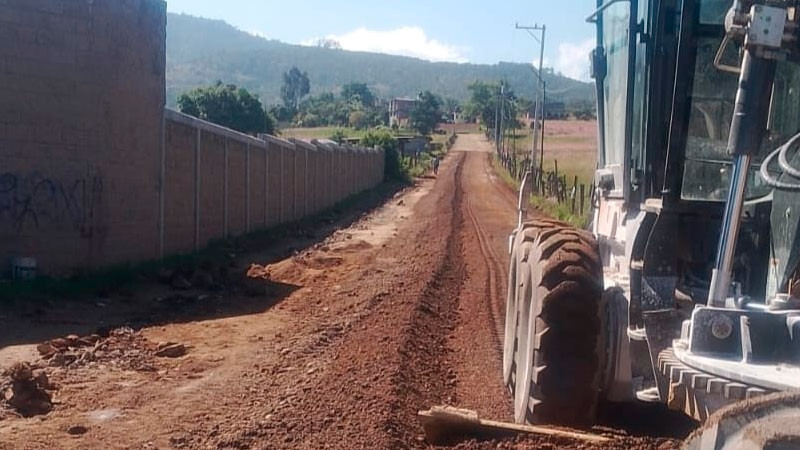 Más caminos rurales rehabilitados en Morelia 