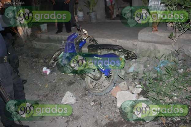 Gravemente herido sujeto tras caer de su moto, en Apatzingán, Michoacán - Foto 3 