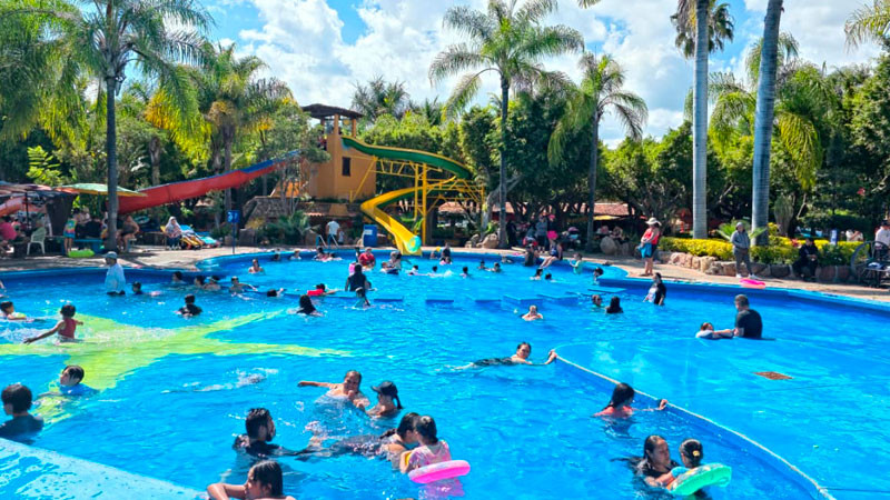 Alexis Velázquez concluye con éxito la 2ª Feria de los Balnearios de Huandacareo 