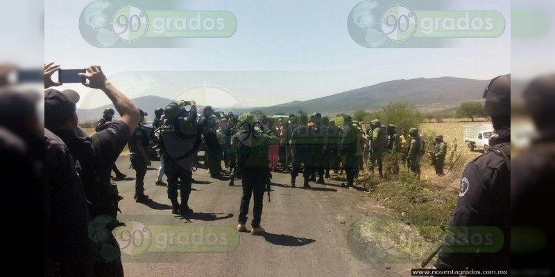Fotogalería: Accidente de Ejército y Policías deja un muerto y 10 heridos, en Michoacán - Foto 5 