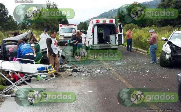 Un menor, entre los siete lesionados de choque entre vehiculos sobre la Quiroga - Zacapu - Foto 4 