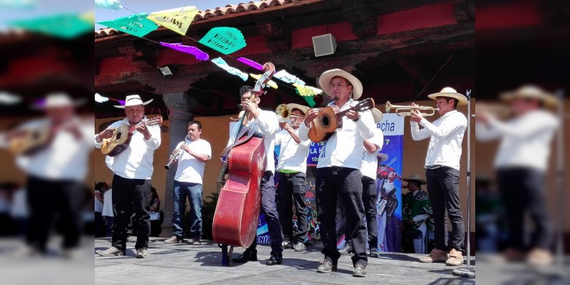 Festival purhépecha en  huatápera - Foto 0 